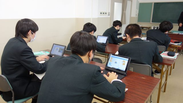 【２学年情報ビジネス分野】　プログラミングの特別講義を受けました！