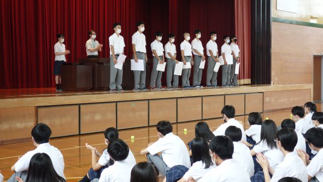 終業式・受賞伝達式・壮行会を行いました！