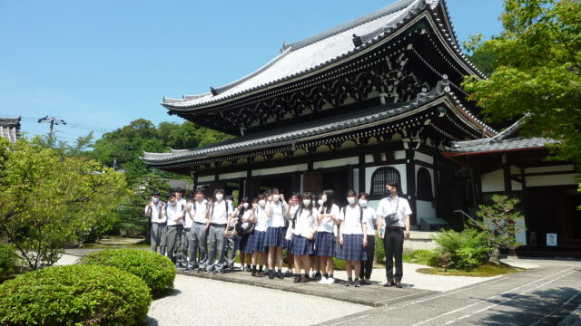 2学年 二泊三日の県外進路研修に行ってきました。